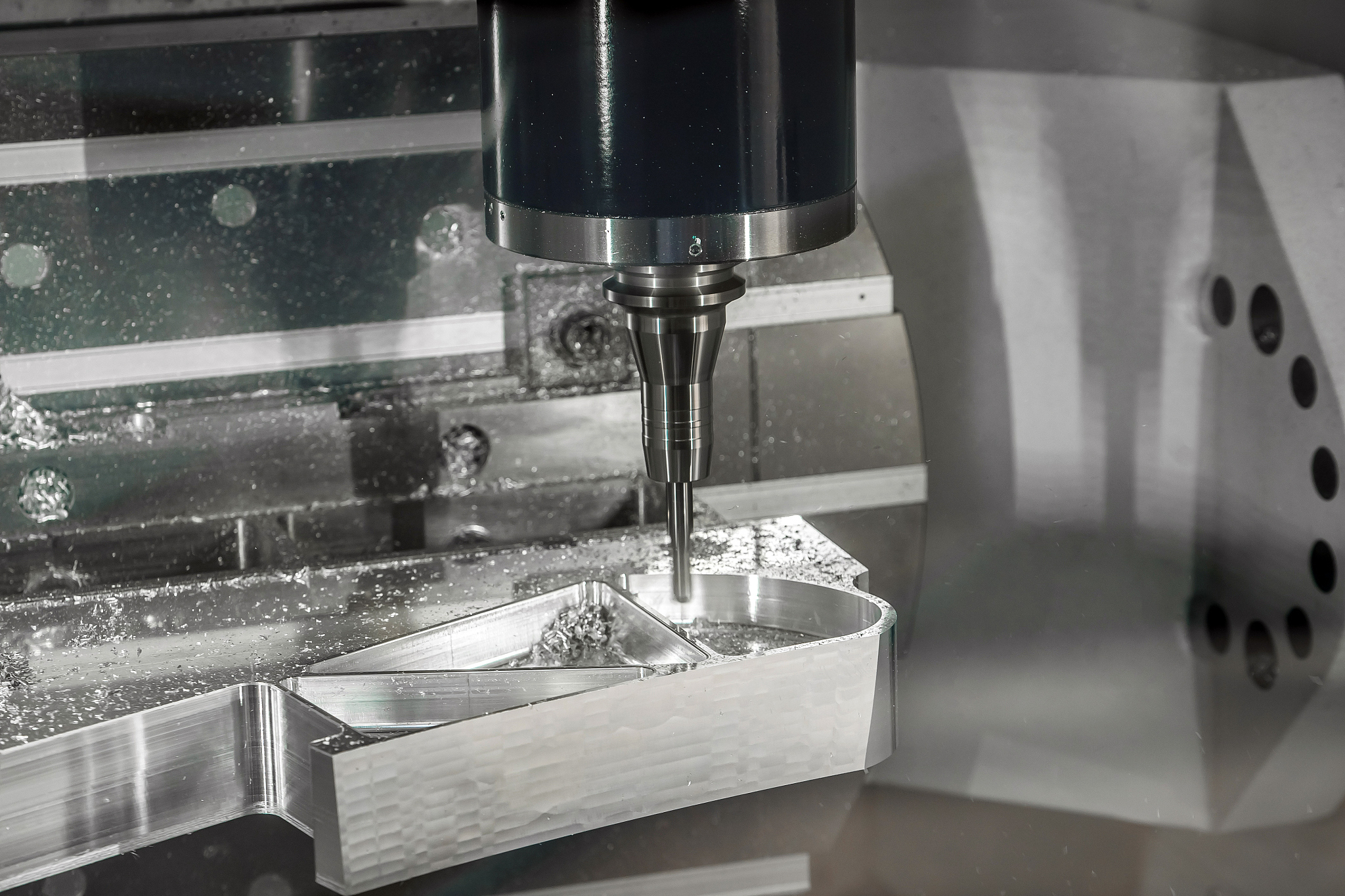 Precision milling of aluminum component with clean surfaces