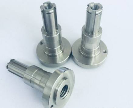 CNC turned flanged shafts